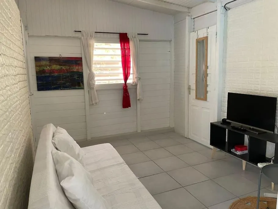 La Prairie, Maison Bois Sainte-Rose 0*,